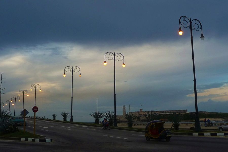 Nocą w okolicach Malecón (fot. Karolina Rostek)