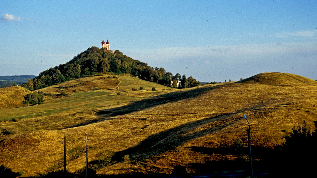 Stożek Kalwarii i „połoniny” Gór Szczawnickich (fot. Paweł Klimek)