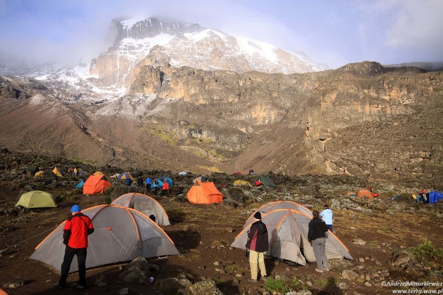 Poranek w obozie Barranco Hut