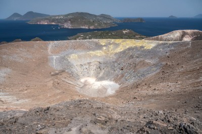 Krater główny na wyspie Vulcano, foto. Marek Danielak