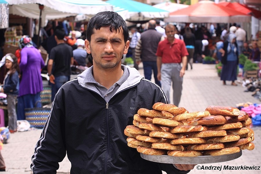 Simit - pyszne obwarzanki z sezamem