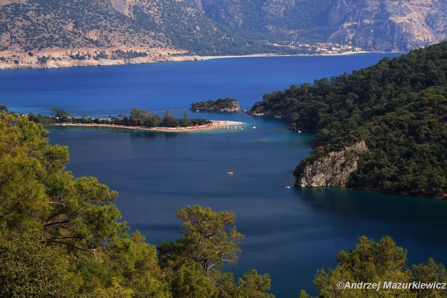 Malownicza laguna Olu Deniz nad Morzem Śródziemnym