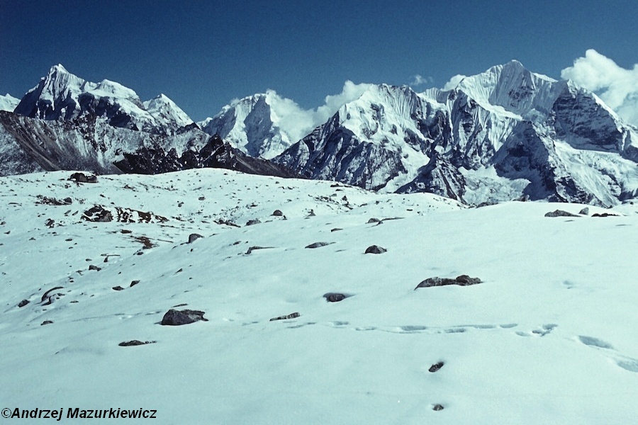 Widok na szczyt Dorje Lakpa (1988 r.)