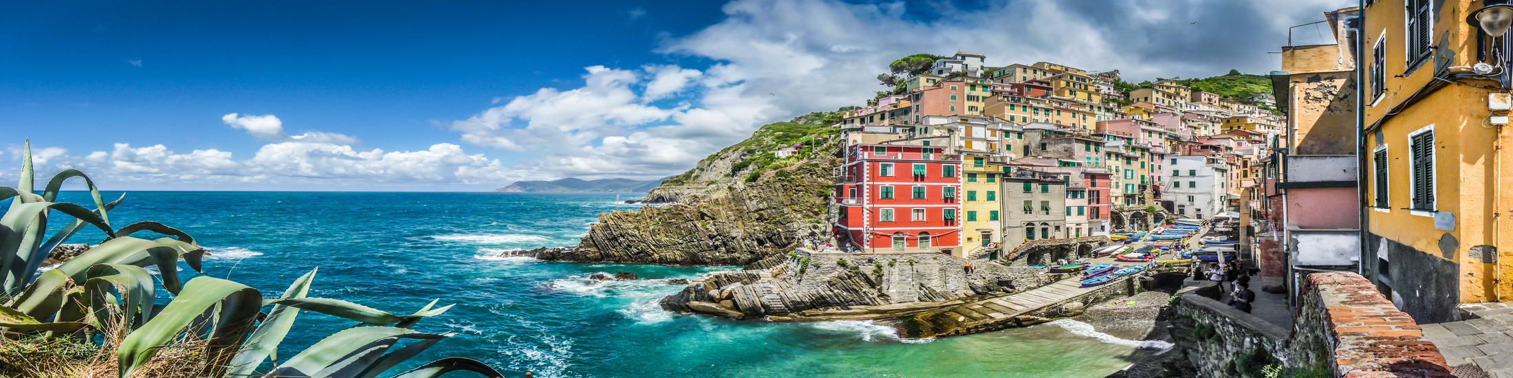 Genueńskie pesto i pastelowe Cinque Terre